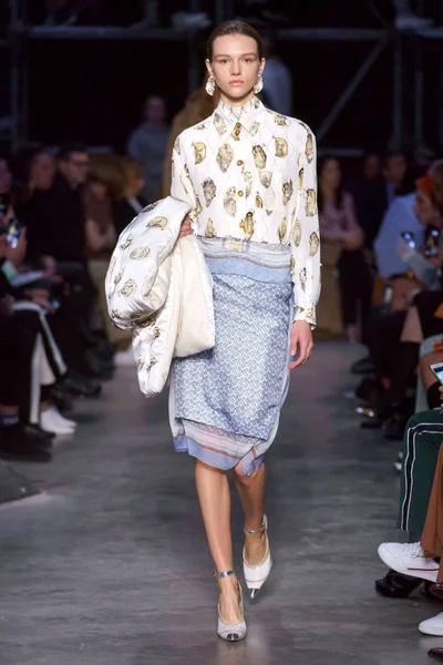 Look 93